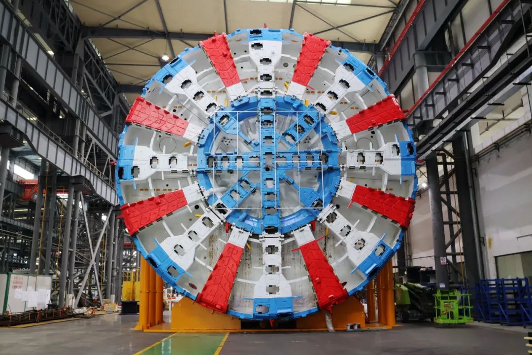 中鐵裝備設(shè)計(jì)制造的粵東城際首臺(tái)超大直徑泥水盾構(gòu)