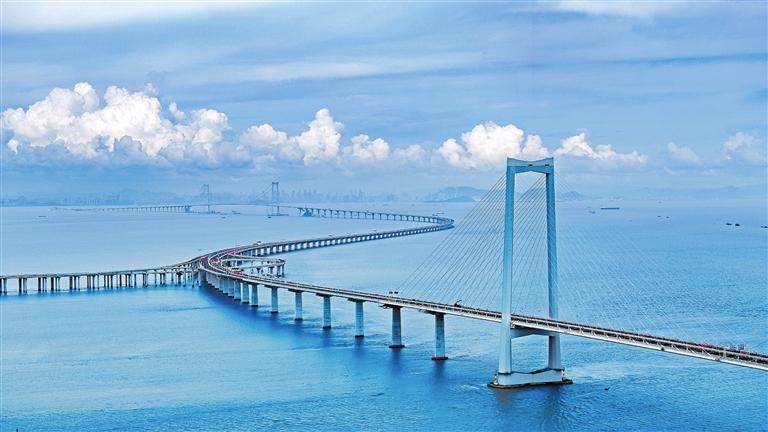 七年磨一劍，鯤鵬展翅起！看“小白龍”深中通道的開目力量