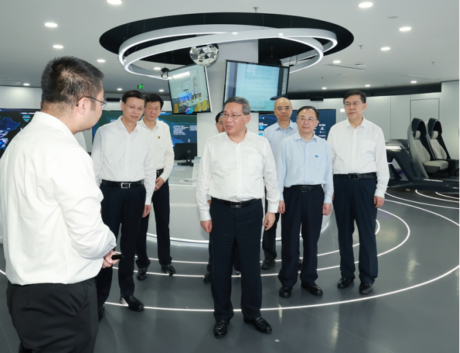 李強在江蘇調(diào)研時強調(diào)：加快推動制造業(yè)數(shù)字化轉(zhuǎn)型, 促進專精特新企業(yè)蓬勃發(fā)展